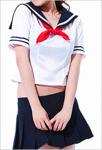 爽やかな夏服半袖セーラー服